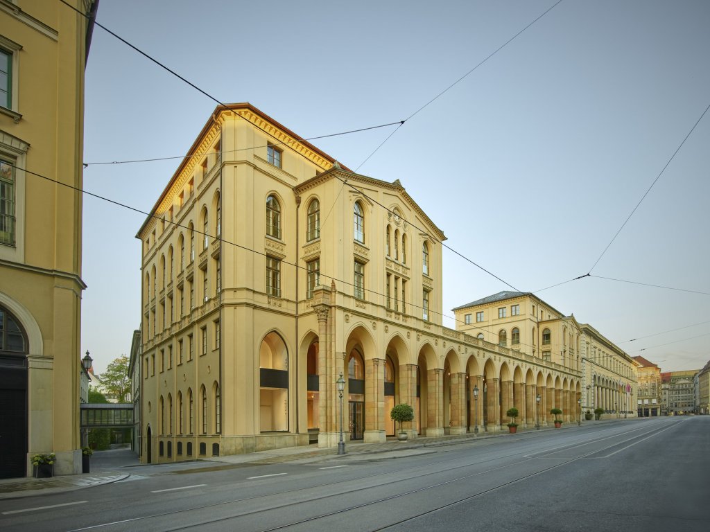 ©Alexander Bernhard Architekturfotografie Maximilianstraße Gebäudeansicht